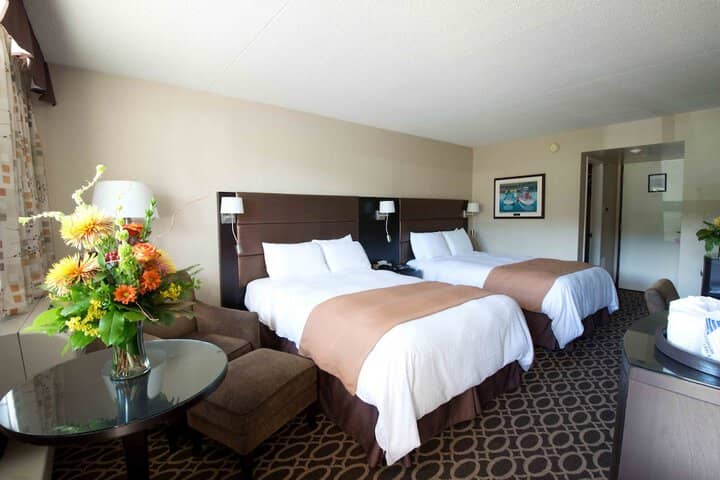 Room 4 of 63