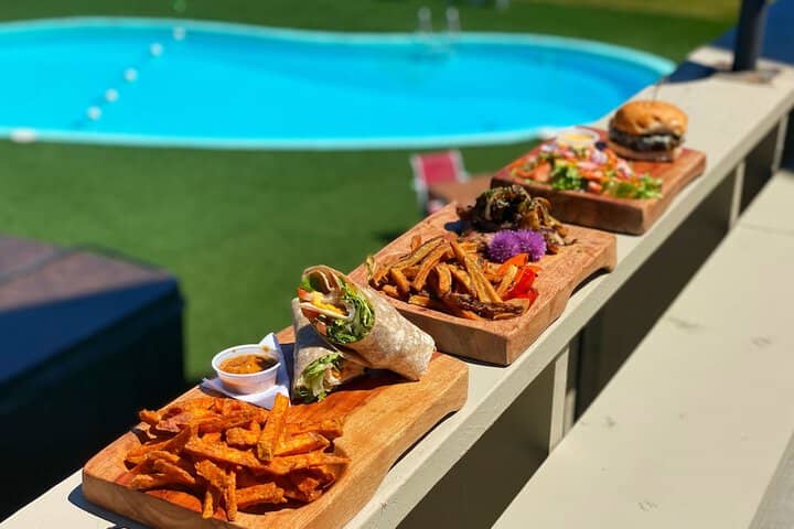 Dining 46 of 63
